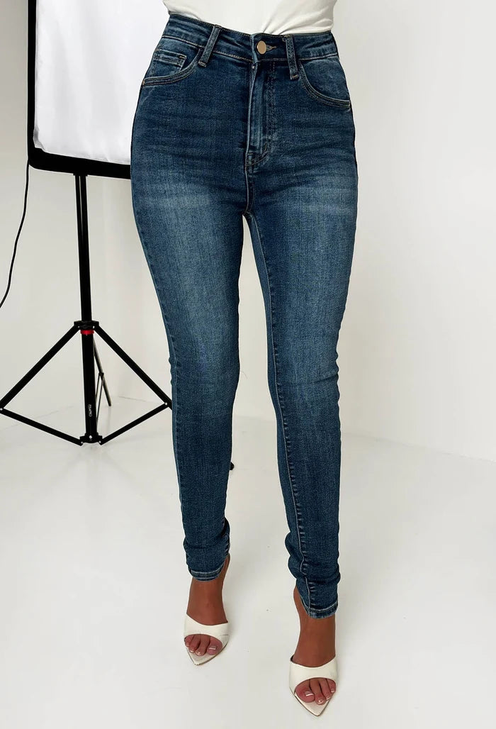 Jeans ajustados Amelie azul medio elásticos con efecto push-up.