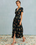 Vestido largo negro de manga corta con estampado floral y cuello en V