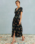 Vestido largo negro de manga corta con estampado floral y cuello en V