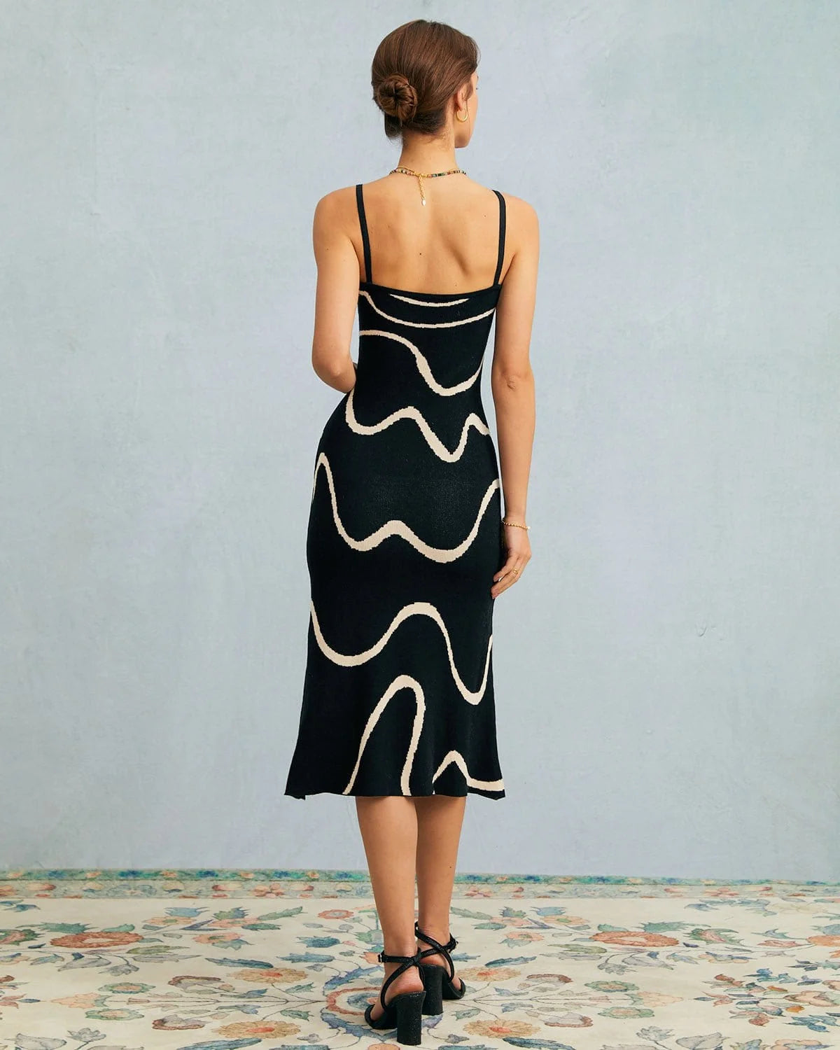 Vestido midi de punto con dobladillo de sirena Black Wave