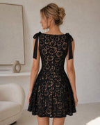 Mini vestido jacquard con cuello barco negro